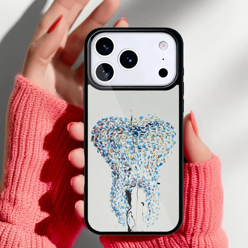 Funda dental instalada en iPhone mostrando ajuste preciso