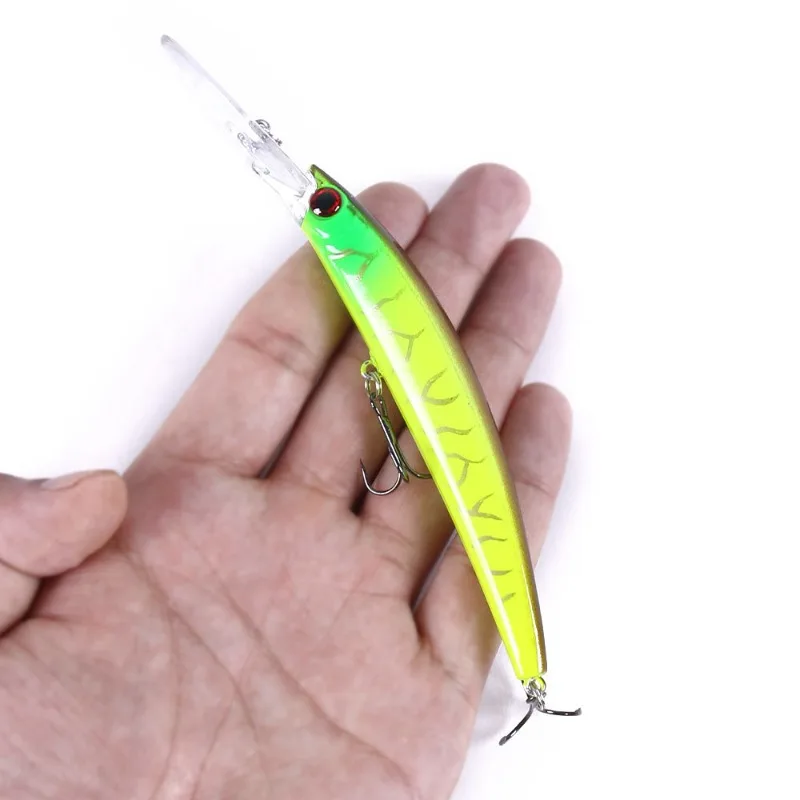 Señuelo Minnow de Color aleatorio, 15cm, 15g, suspensión, lengua larga, fundición, agua flotante, aparejos de pesca de mar falsos, suministros de herramientas, 1 ud.