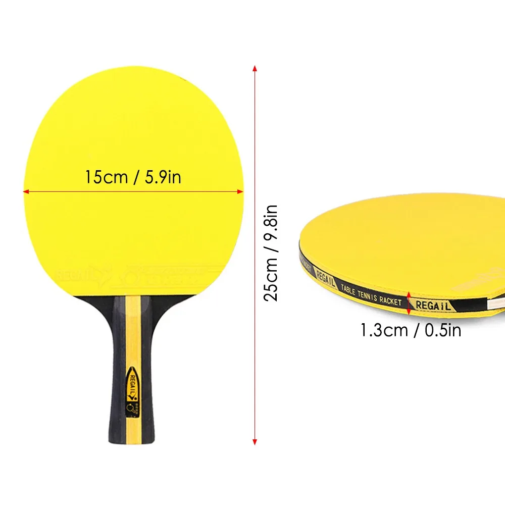 Paletas de ping pong sobre fondo blanco