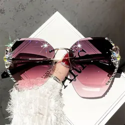 Gafas de sol degradadas sin montura con lentes corte diamante