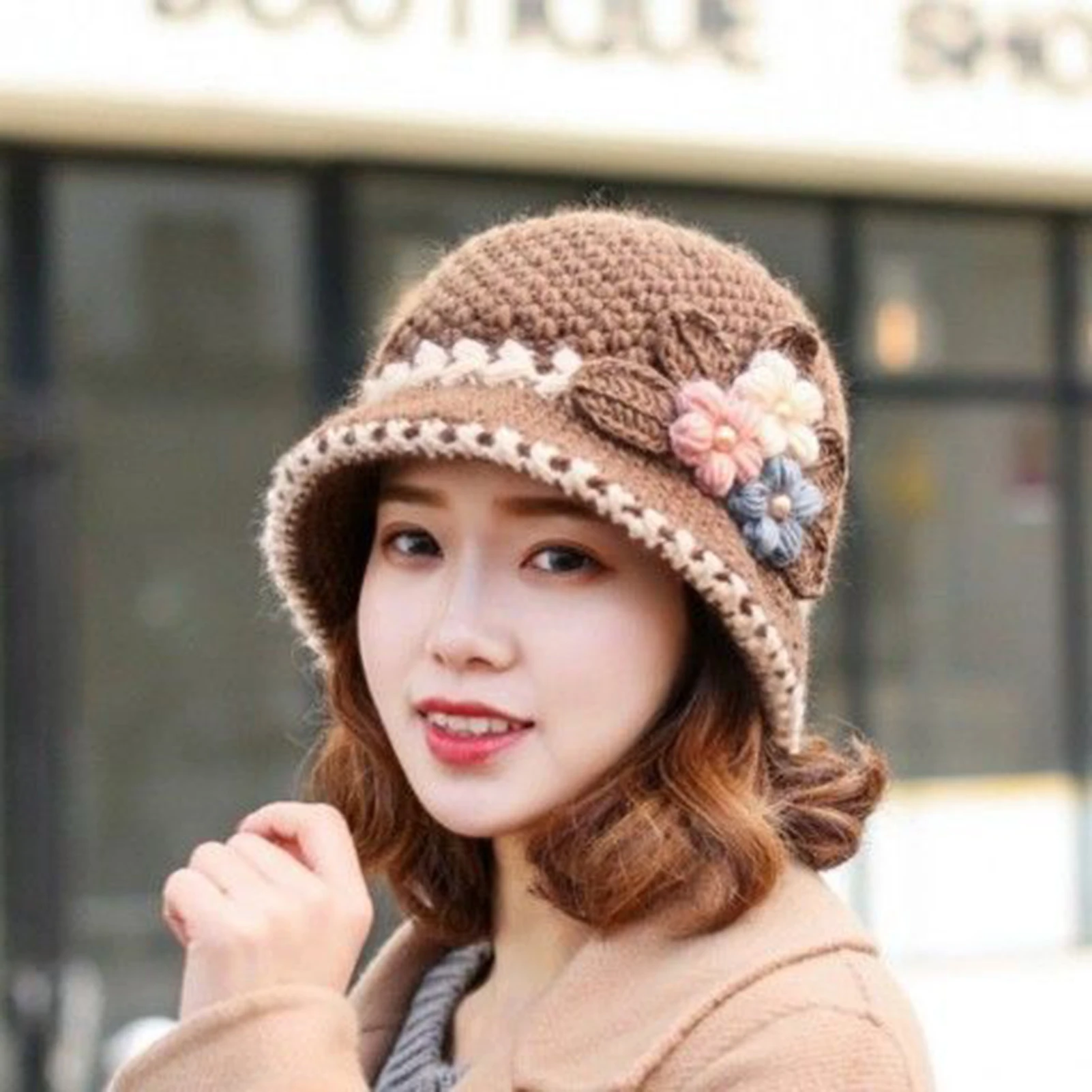 Gorro cálido a la moda, gorro tejido con diseño de flores elegante para mujer, gorro grueso a prueba de viento para invierno y exteriores, gorros para ciclismo, montar y acampar