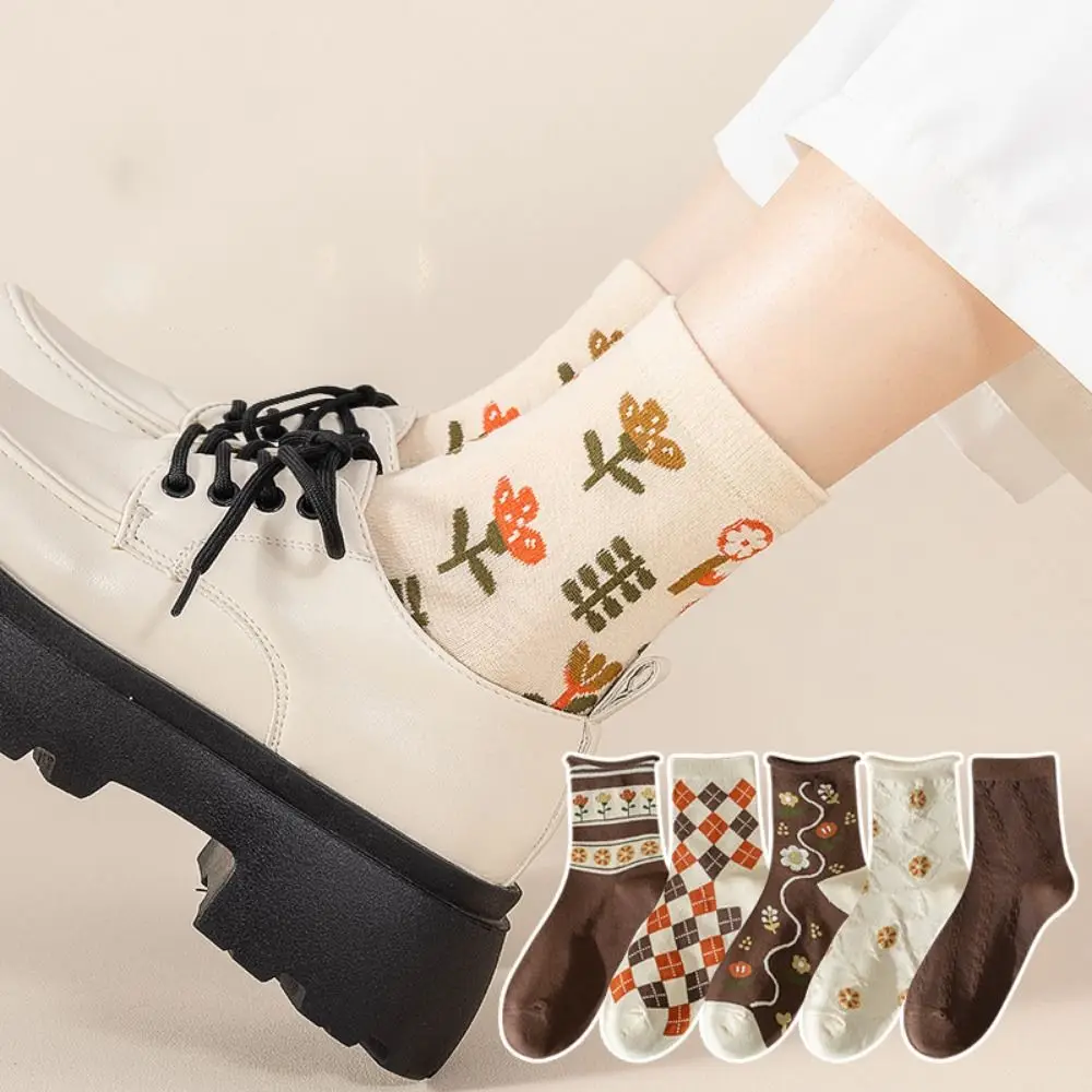 Calcetines de suelo con flores dulces, calcetines de tubo medio, calcetines transpirables con estampado Floral, calcetines cálidos de punto grueso de tubo medio para niña - imagen 2