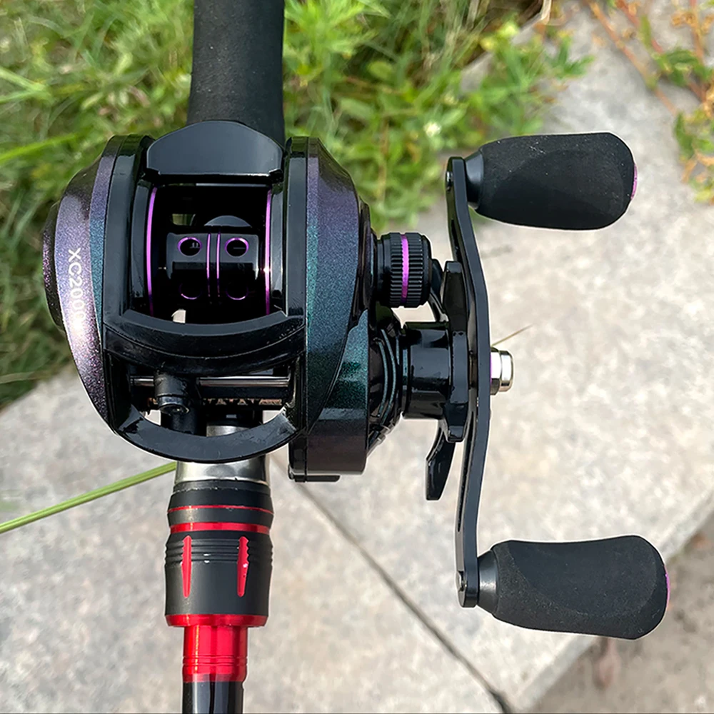 Experimente la emoción de la pesca con este carrete de alto rendimiento