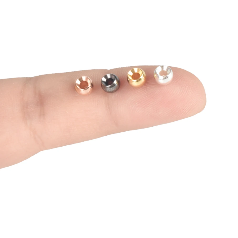 Descubra la elegancia de estos anillos metálicos de los dedos disponibles en oro, plata y oro rosa