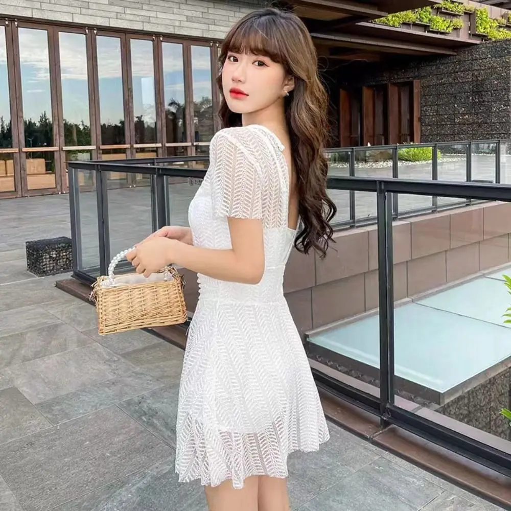 Traje de baño con falda de encaje hueco de malla, traje de baño transparente sin espalda para aguas termales, ropa de playa de manga corta con playa acolchada - imagen 2