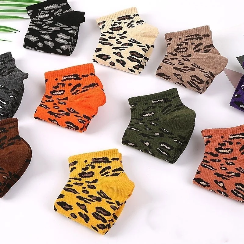 1 par de calcetines de tubo medio para hombres y mujeres, calcetines de algodón con estampado de leopardo y personalidad, calcetines de moda europeos y americanos de Hip Hop - imagen 3