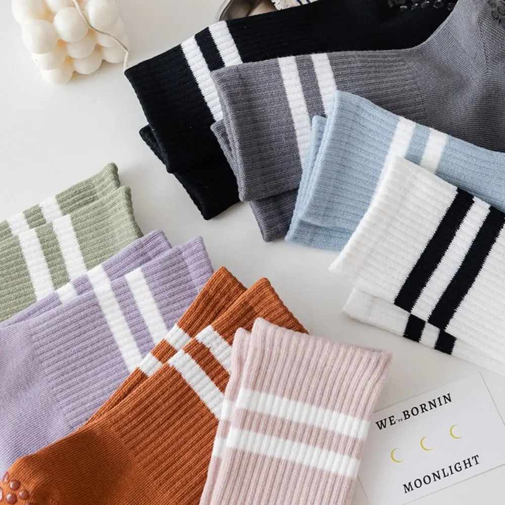 Calcetines de Yoga suaves y cálidos a rayas de Color sólido para mujer, calcetines de estilo coreano, medias de tubo medio de algodón - imagen 3