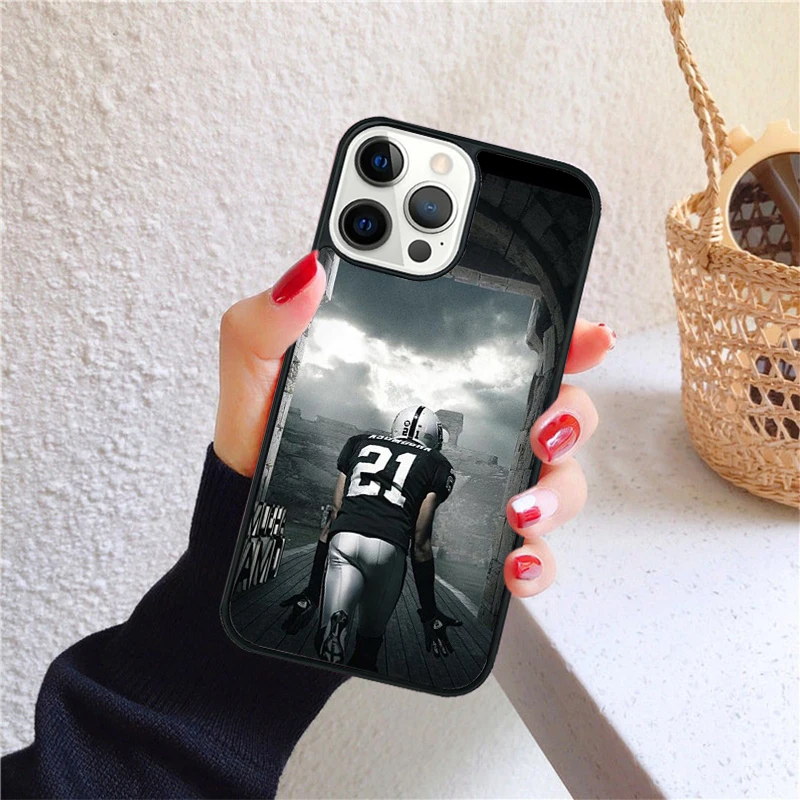 Detalle del diseño grabado en la carcasa trasera