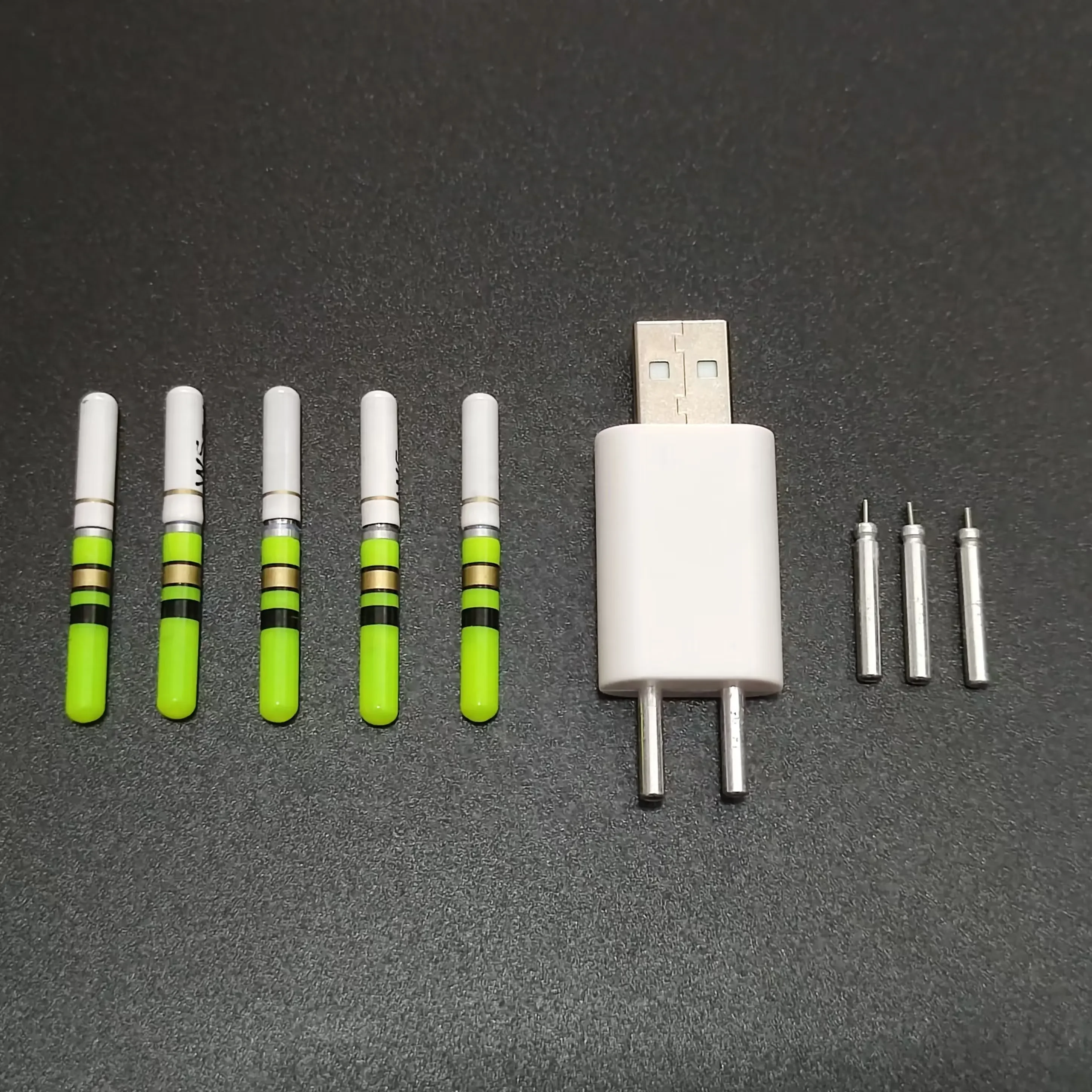 5 uds palos de luz con 5 baterías CR322 recargables 1 cargador lápiz de luz LED impermeable accesorio de aparejos de pesca nocturna J552