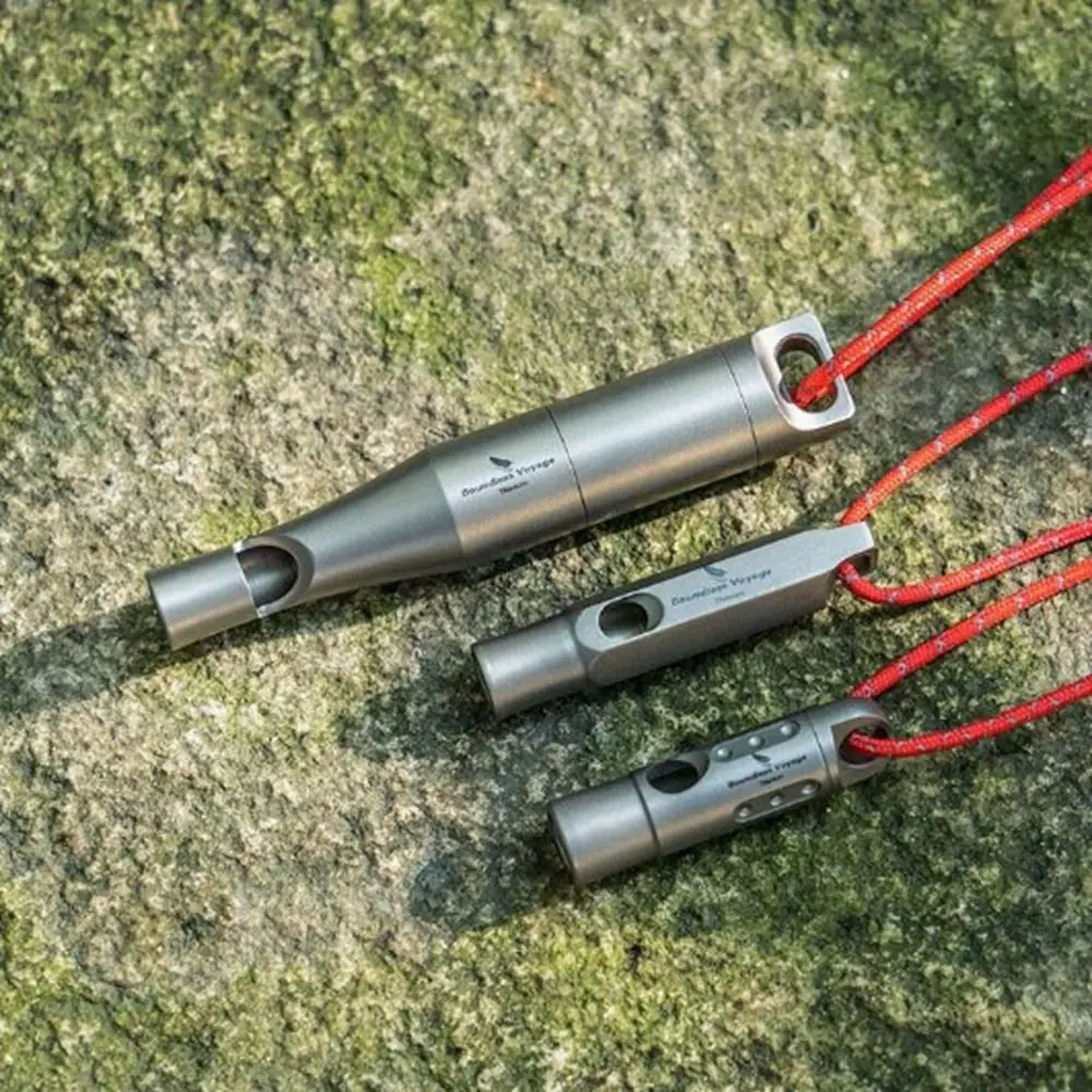 Silbato ligero portátil, multiestilos, Mini silbato para acampar y senderismo, silbato de titanio resistente al agua, herramienta EDC para exteriores