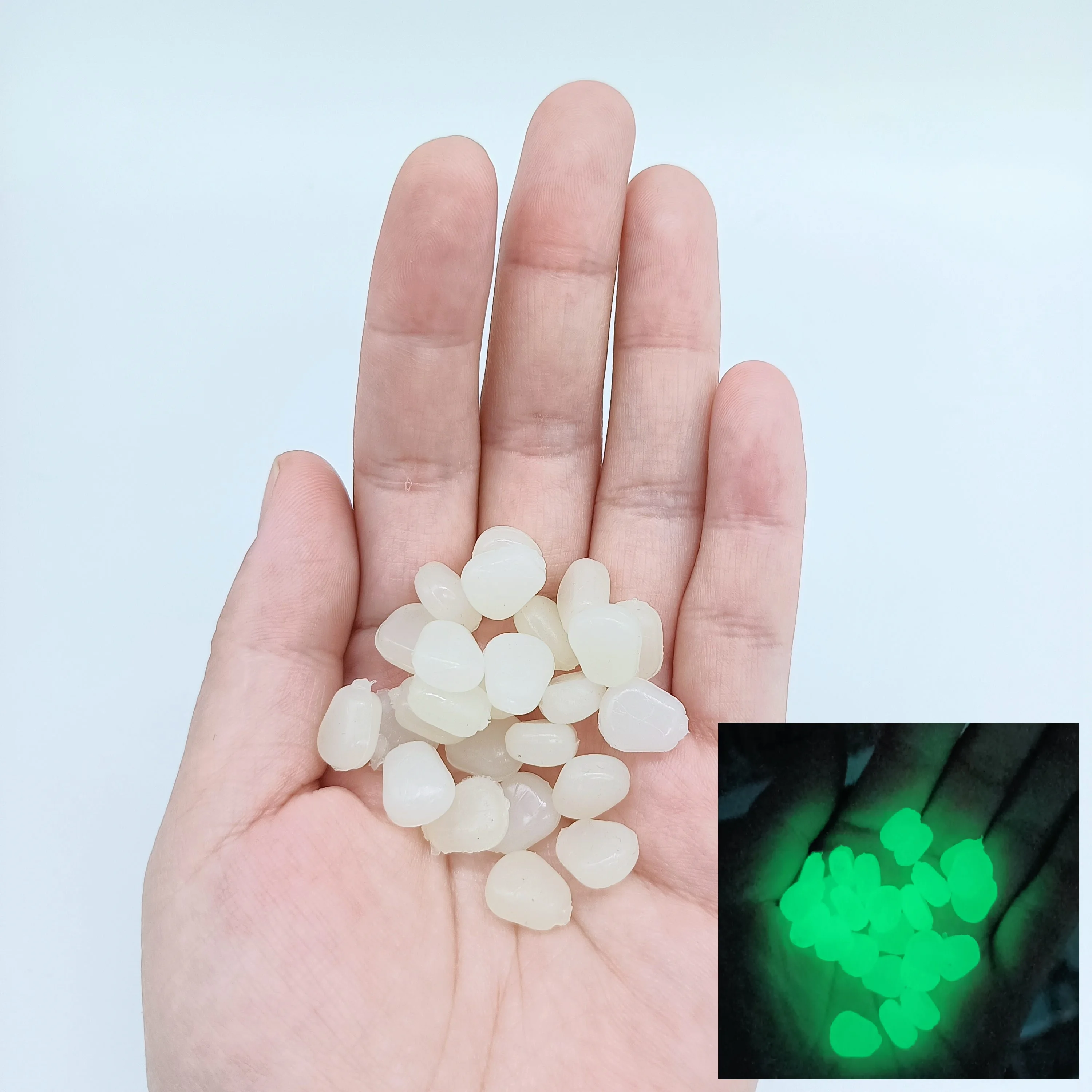 Descubre el encantador brillo de estas piedras brillantes en forma de corazón perfectas para la decoración nocturna y más allá