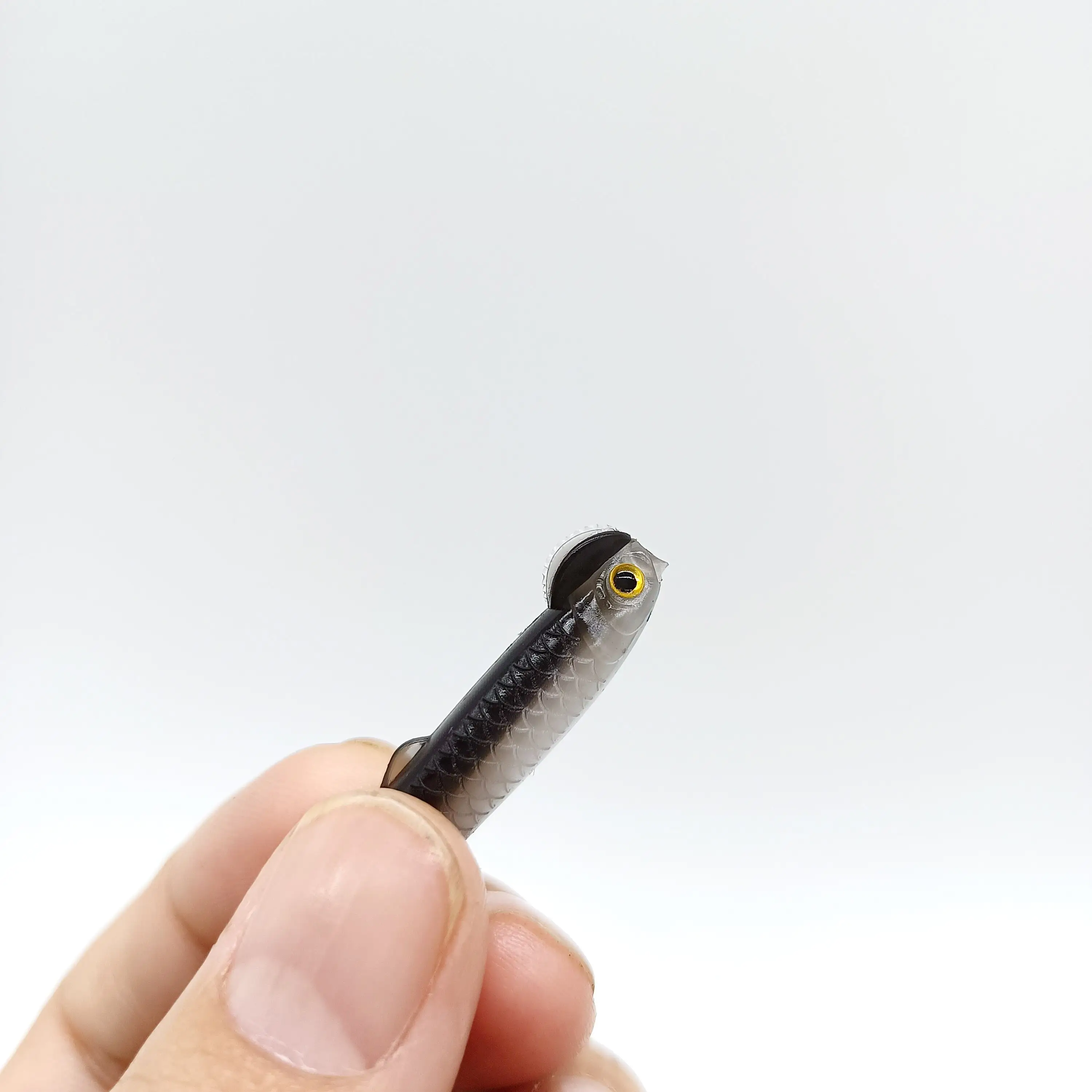 DUODUOYU 20 piezas cebos blandos con cola en T 1,3g/60mm cebo Artificial pequeño sábalo cebo de silicona de doble Color aparejos de pesca con cola en T - imagen 5