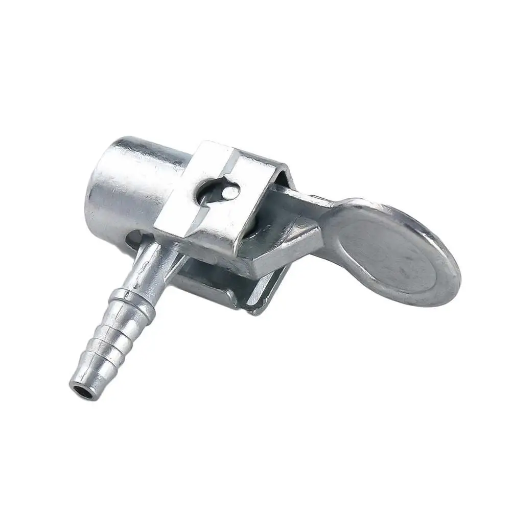 Una válvula de metal con una conexión de manguera ideal para aplicaciones industriales