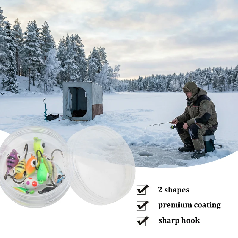Señuelos de pesca en hielo con cabeza de microjig dispuestos sobre superficie clara