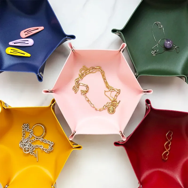 Caja de almacenamiento de cuero Hexagonal, bandeja plegable para dados, bandeja cuadrada de monedas hexagonal plegable de cuero PU, juego de dados Magic The Gathering - imagen 3