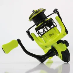 Carrete de Pesca giratorio BAKAWA serie 1000 2000 3000 copa de línea de Metal Pesca 5,2: 1 rueda de relación de engranaje carpa aparejos de agua dulce de agua de mar