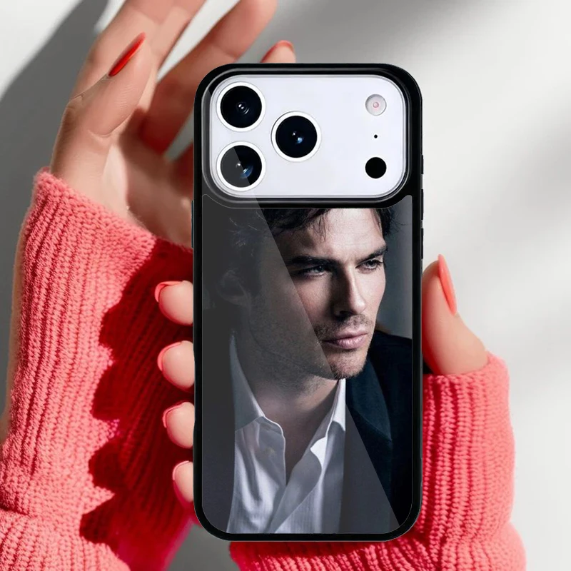 Imagen del teléfono con la funda puesta en posición vertical