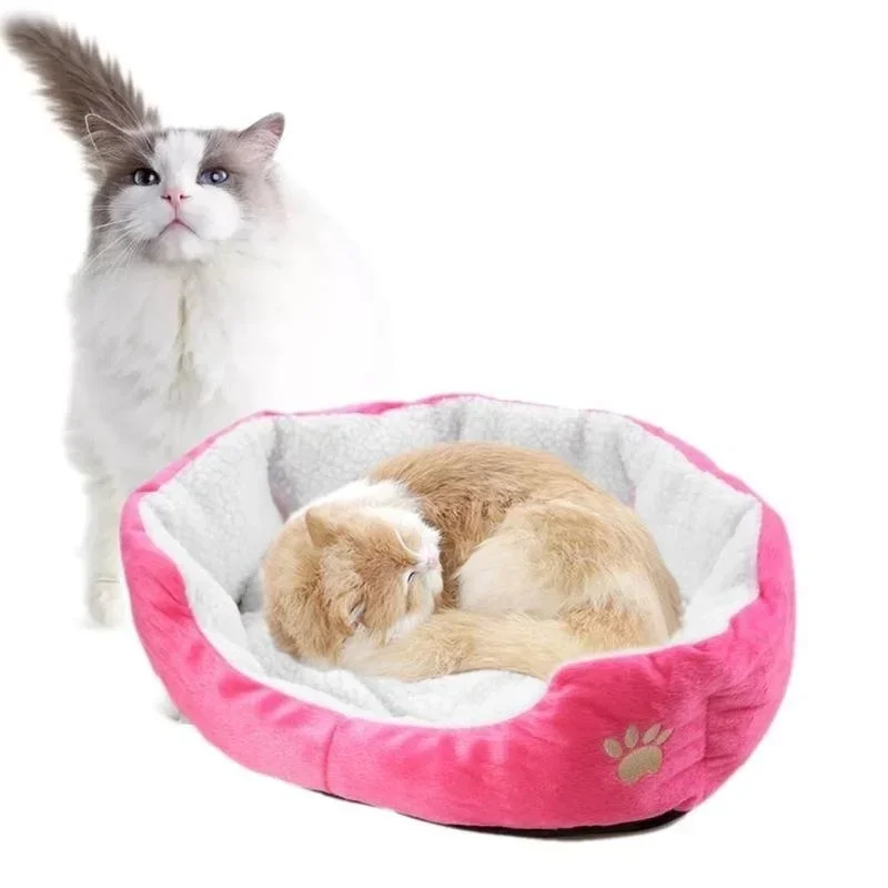 Cama para perros de terciopelo súper suave, estera para mascotas, impermeable y cálida, cama Circular lavable para gatos y perros, suministros para dormir para mascotas - imagen 4