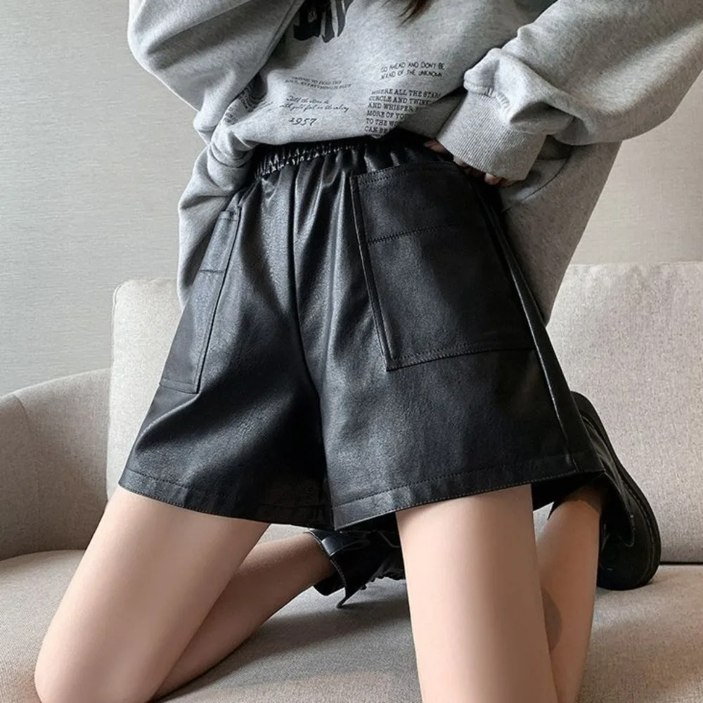Pantalones cortos informales de cuero PU negro, pantalones cortos holgados simples de cintura alta, ropa informal suelta, pantalones cortos para oficina - imagen 3