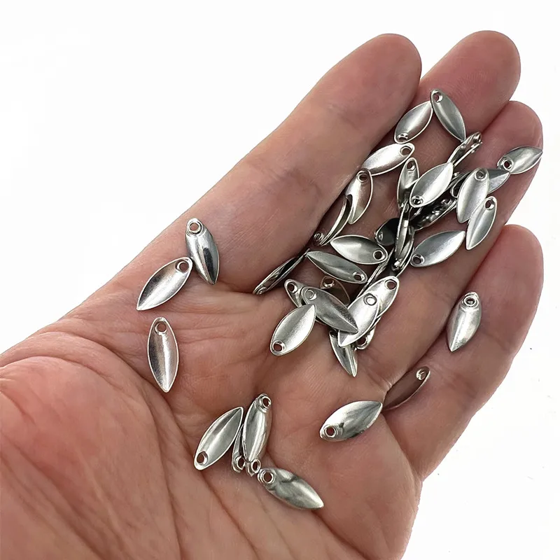 Cuchara giratoria de pesca de Metal, cebo de trucha, ranas, Vib, hoja de acero inoxidable reflectante, accesorios de señuelo ruidosos, 50 unidades por lote - imagen 4