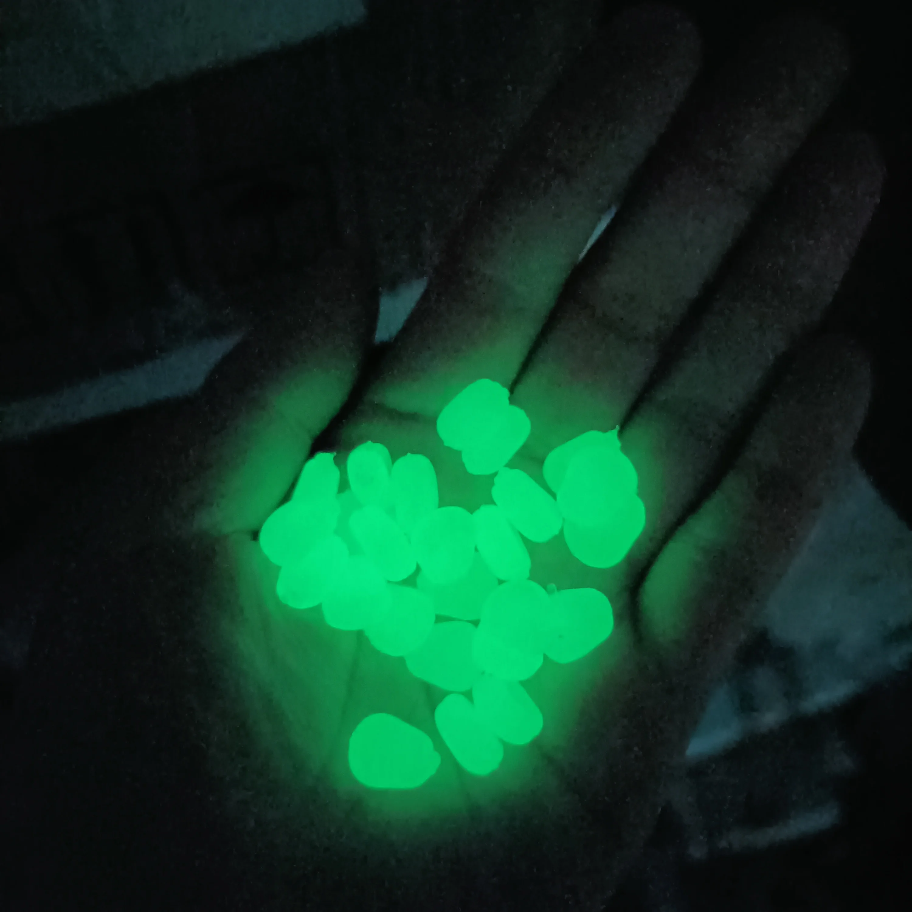 Ilumine tu noche con brillantes piedras ecológicas de brillo