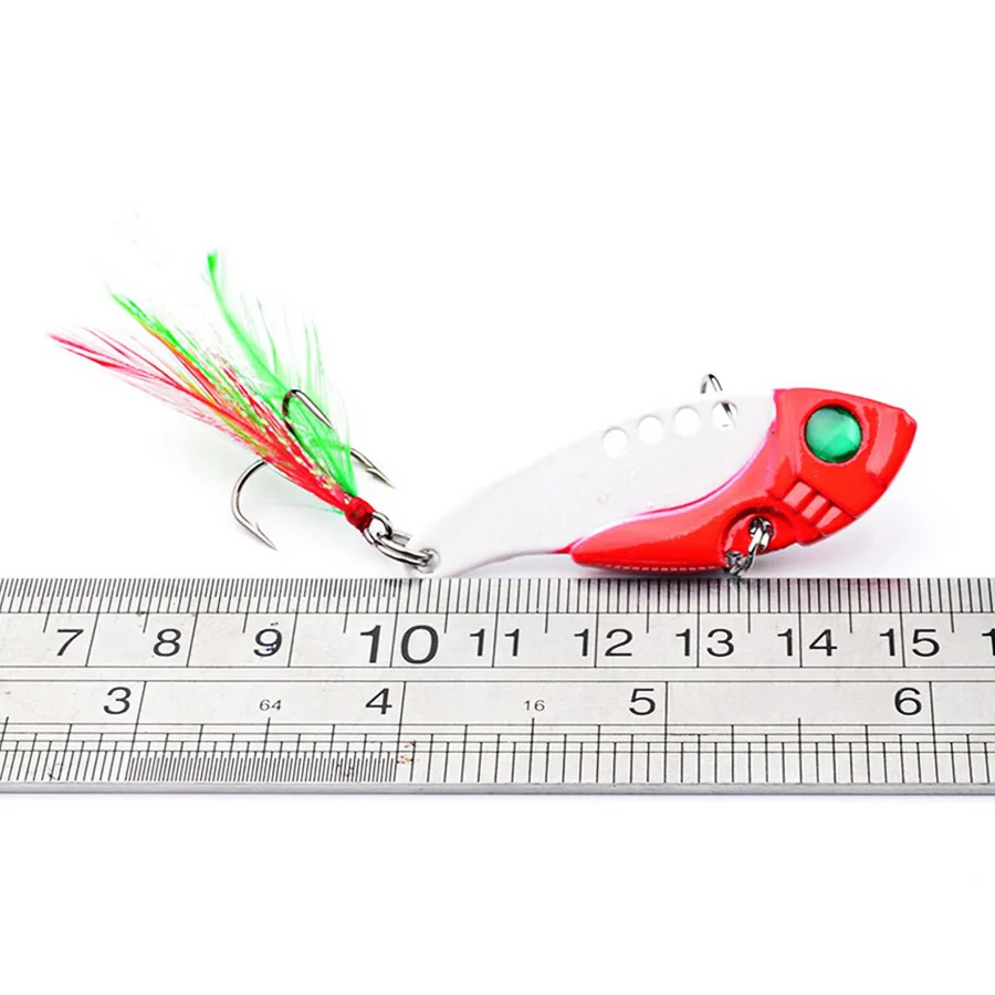 Este señuelo de pesca presenta colores vibrantes y un gancho para una captura efectiva