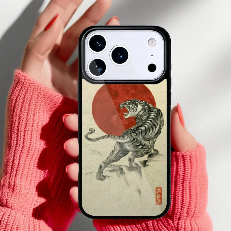 Detalle del grabado de pantera en estilo ukiyo-e