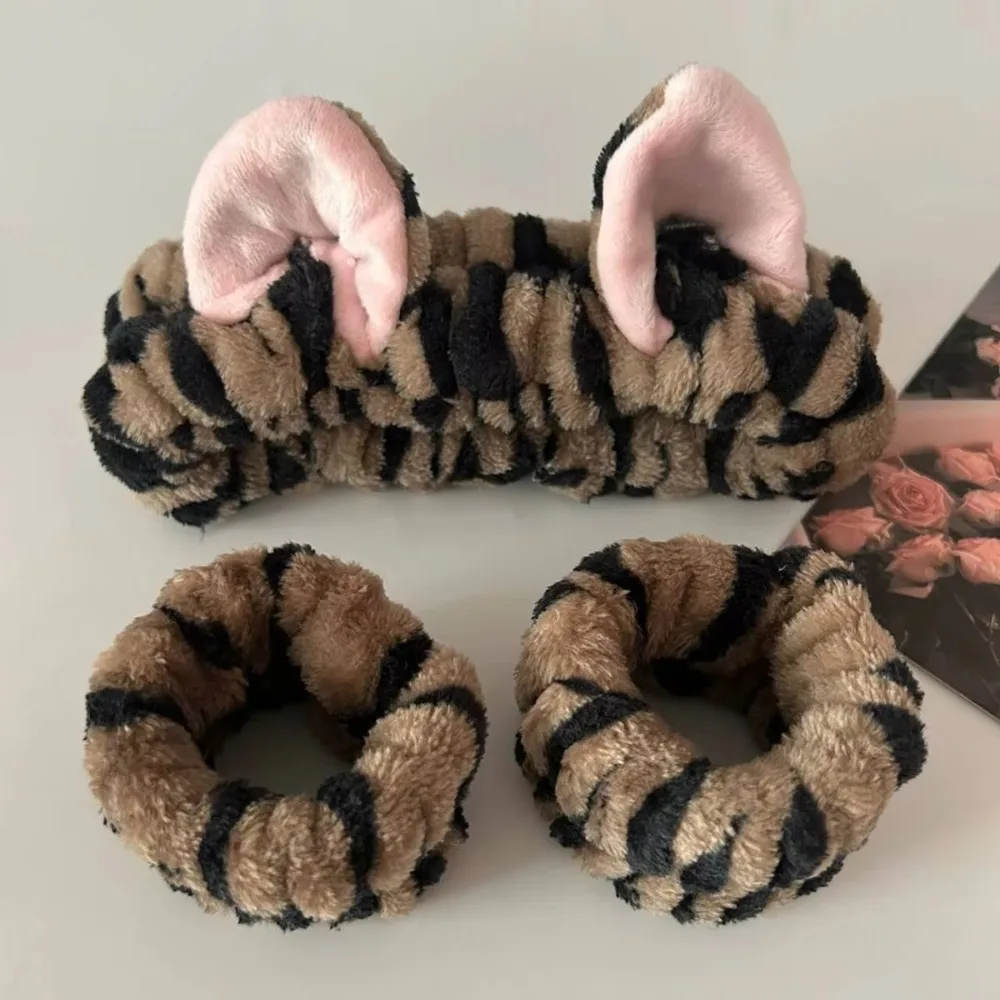 3 unids/set de diadema con orejas de gato con estampado de leopardo, diadema elástica de lana Coral para lavar la cara, accesorios para el cabello, correa de muñeca suave - imagen 4