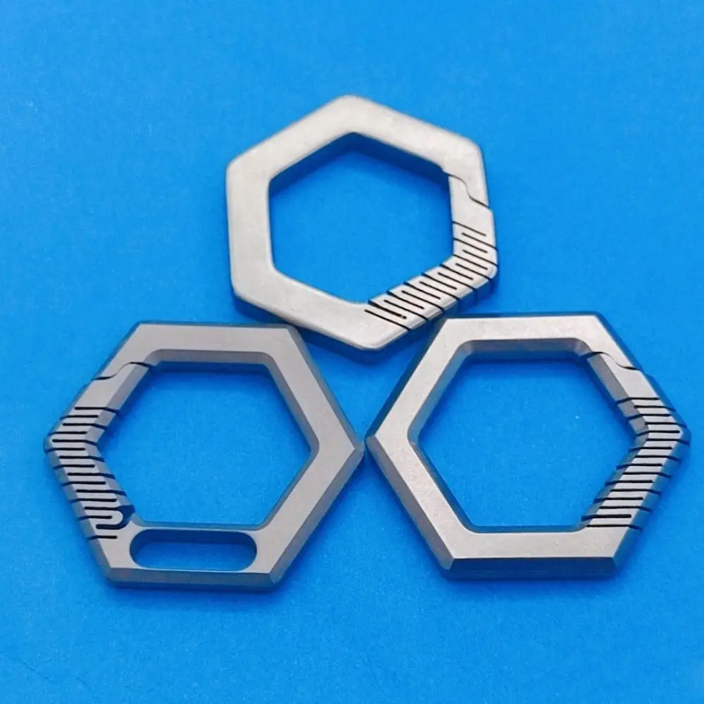 Nuevos llaveros reales de aleación de titanio, llaveros súper ligeros, hebilla, herramienta EDC, regalo creativo masculino