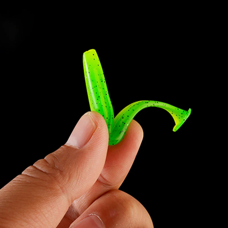 un vibrante señuelo de pesca verde diseñado para una pesca efectiva