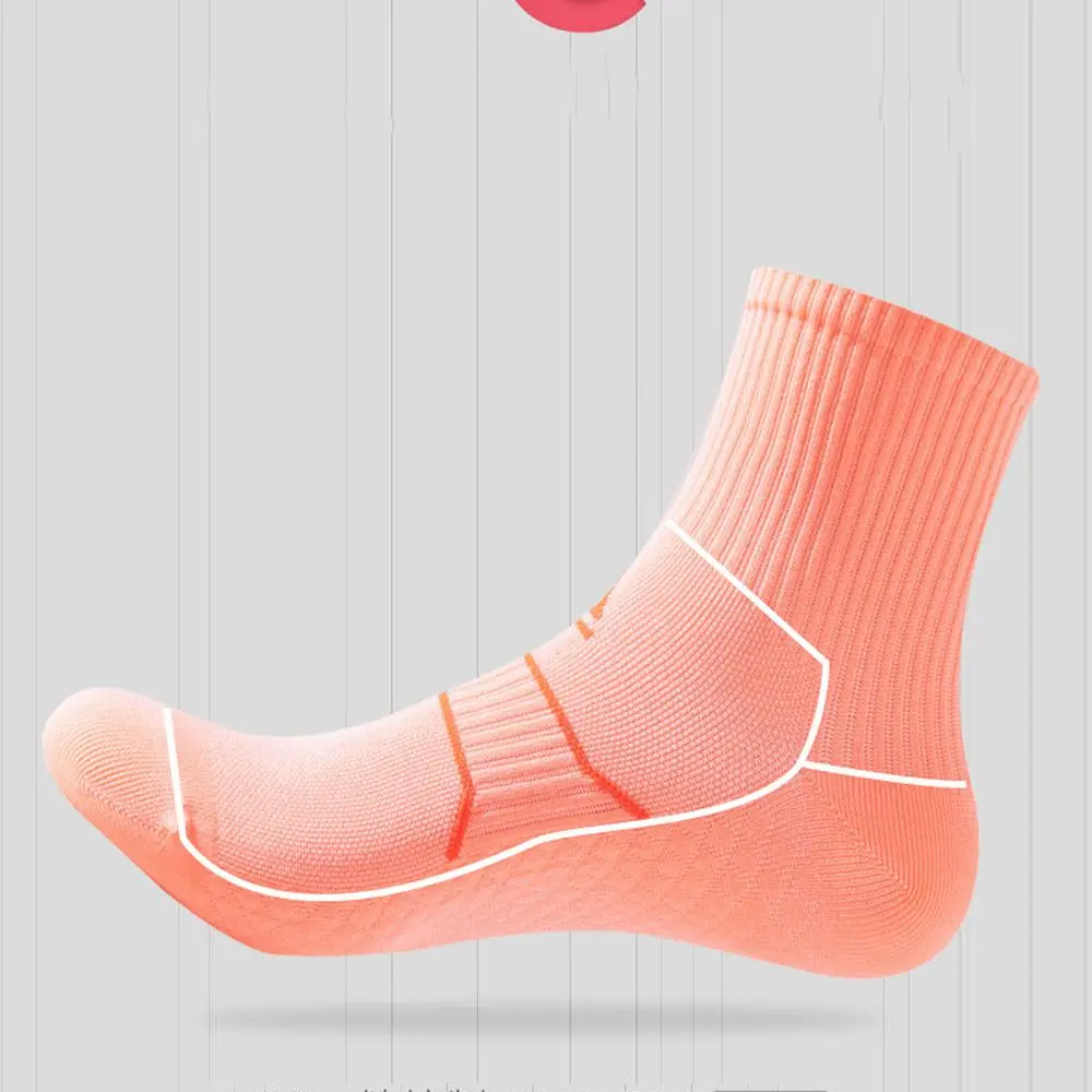 Experimente la comodidad y el estilo con nuestros calcetines de alto rendimiento