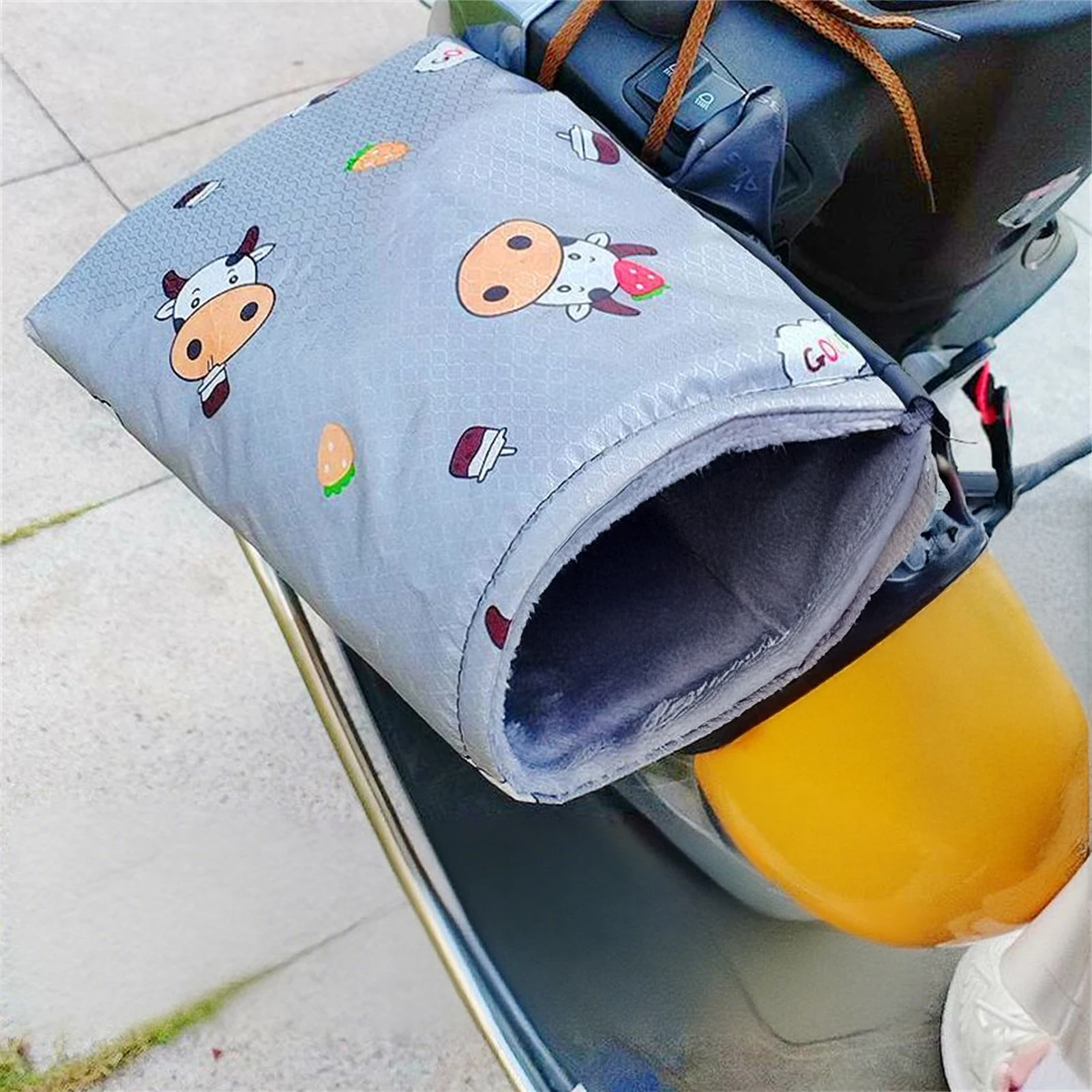 Guantes universales para manillar de ciclismo, manoplas finas de felpa para exteriores, accesorios para montar en bicicleta eléctrica, otoño e invierno - imagen 3