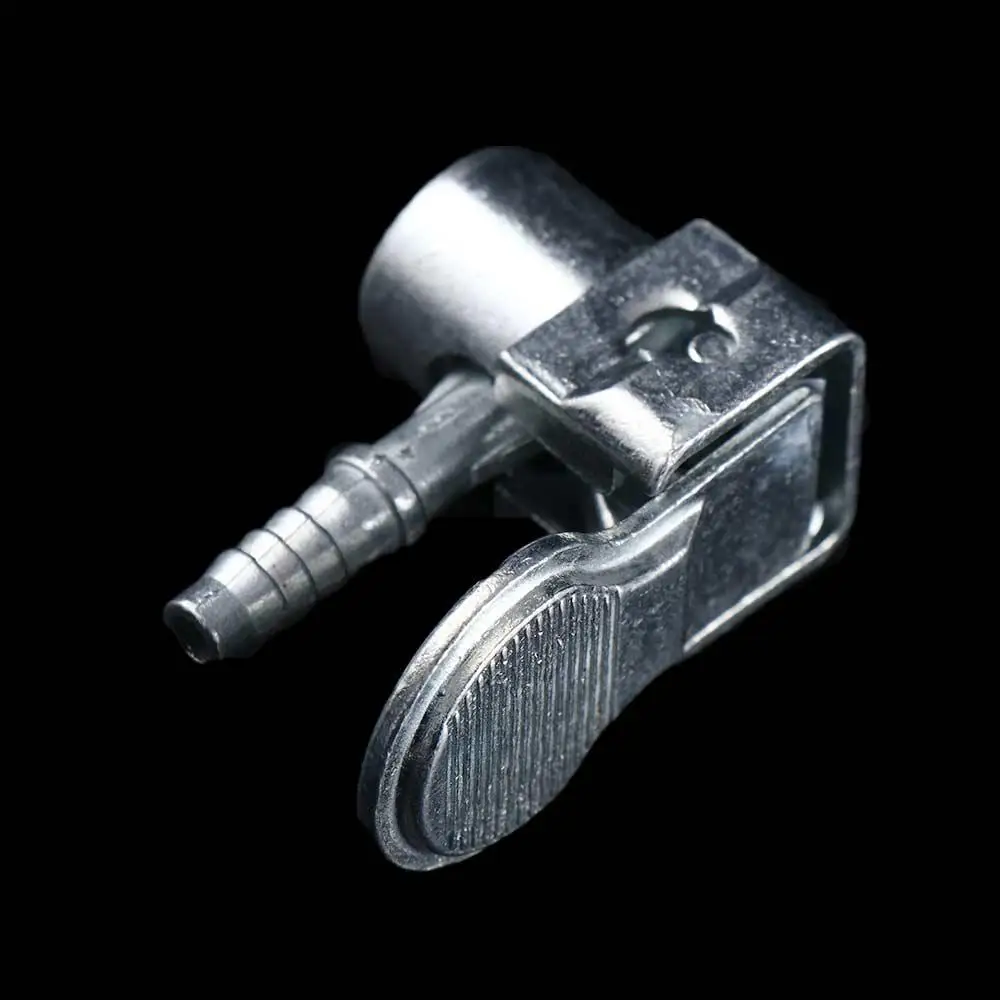 Una válvula metálica con un mango texturizado ideal para aplicaciones industriales