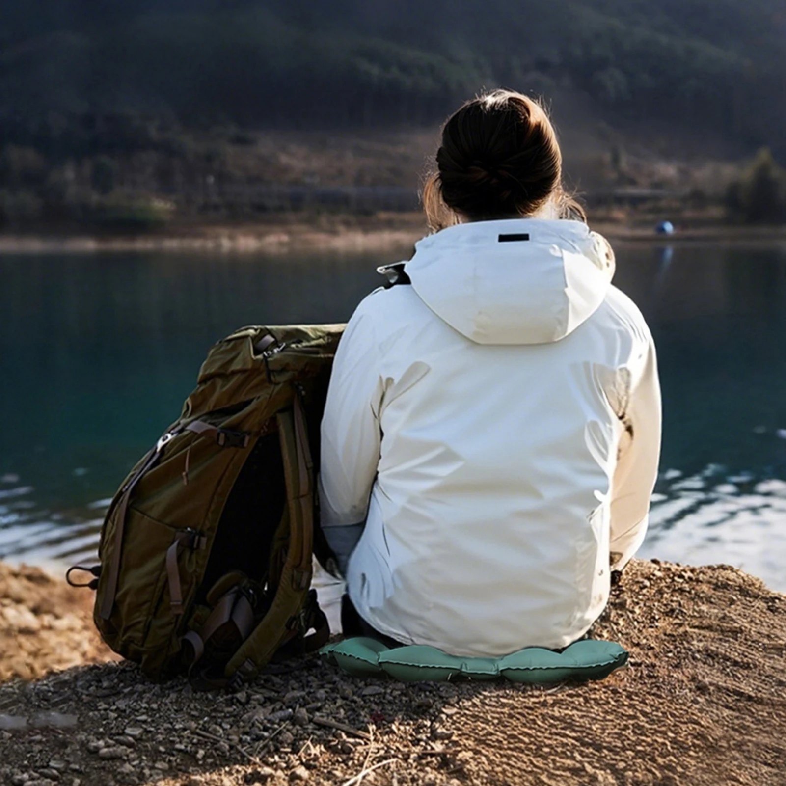 Estera de Camping portátil, asiento inflable plegable para exteriores, cojín de asiento a prueba de humedad para otoño e invierno, para acampar, senderismo y pesca - imagen 3