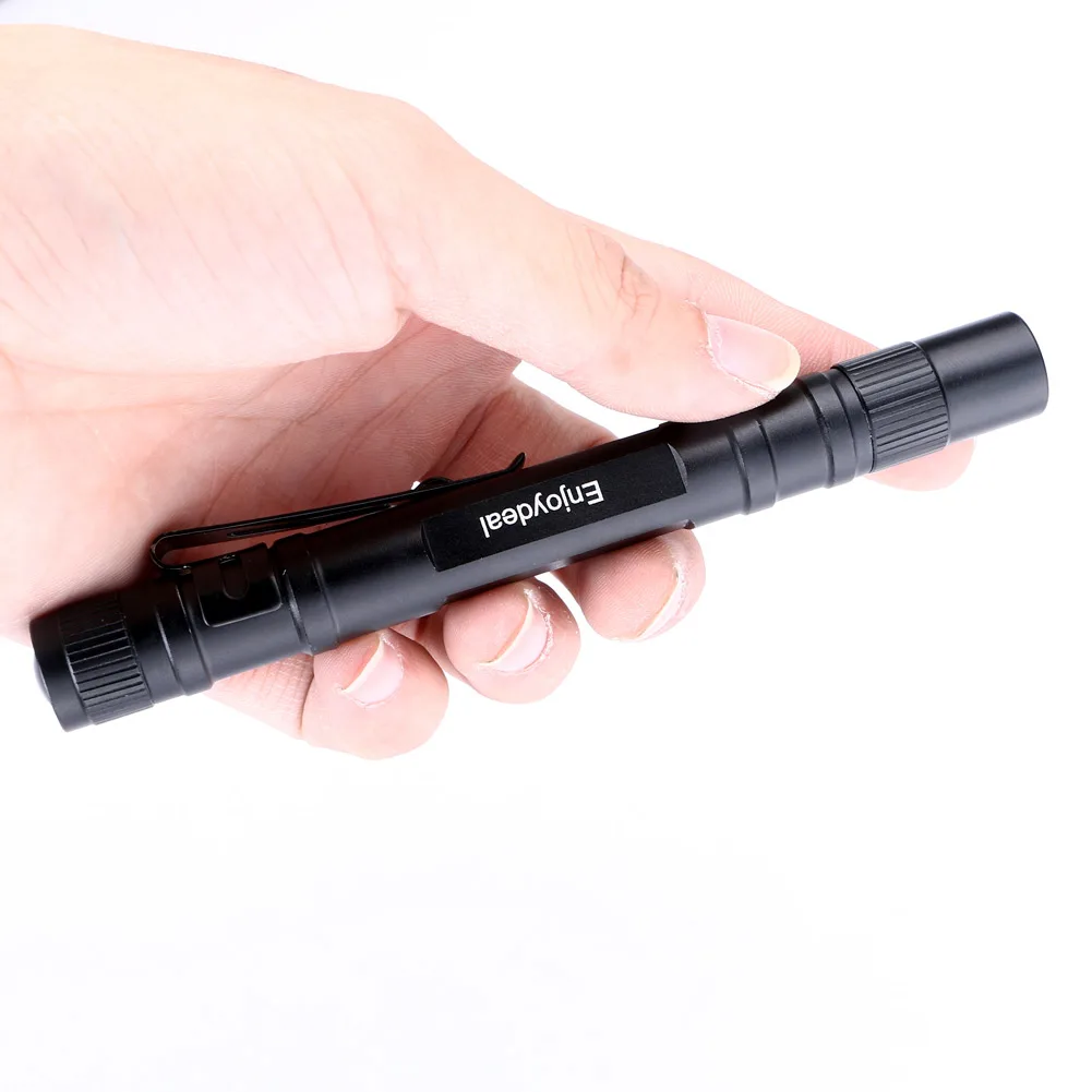 Linterna tipo bolígrafo con clip metálico