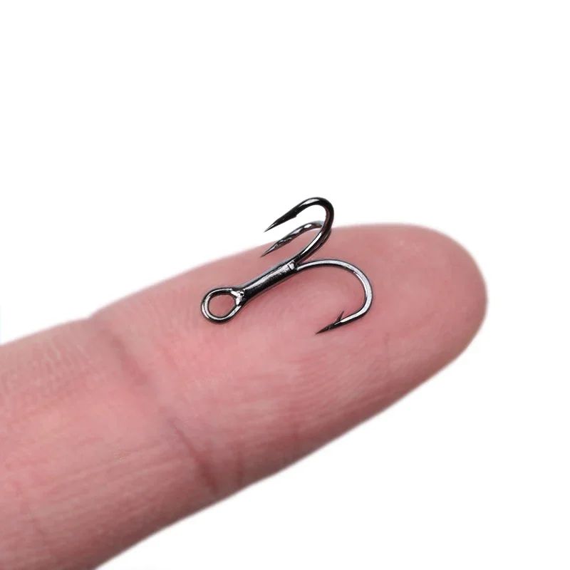 OUTKIT 10 Uds 3x6066 fuerte súper afilado gancho triple redondo antioxidante acero alto en carbono 10-18 # Aparejos de pesca con anzuelos triples marinos - imagen 5