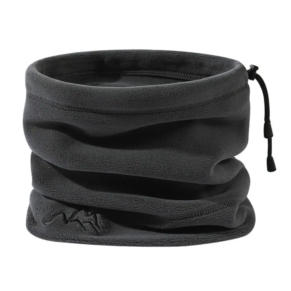 Un calentador de cuello elegante y versátil diseñado para la comodidad y la calidez