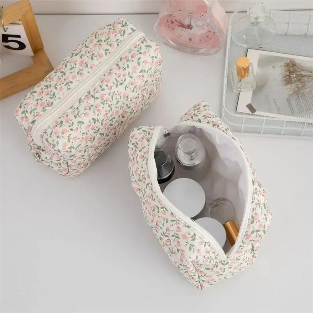 Bolsa de maquillaje acolchada Floral rosa, almacenamiento multiusos para monedas, bolsa de almacenamiento de cosméticos, organizador de artículos de tocador compacto portátil - imagen 2