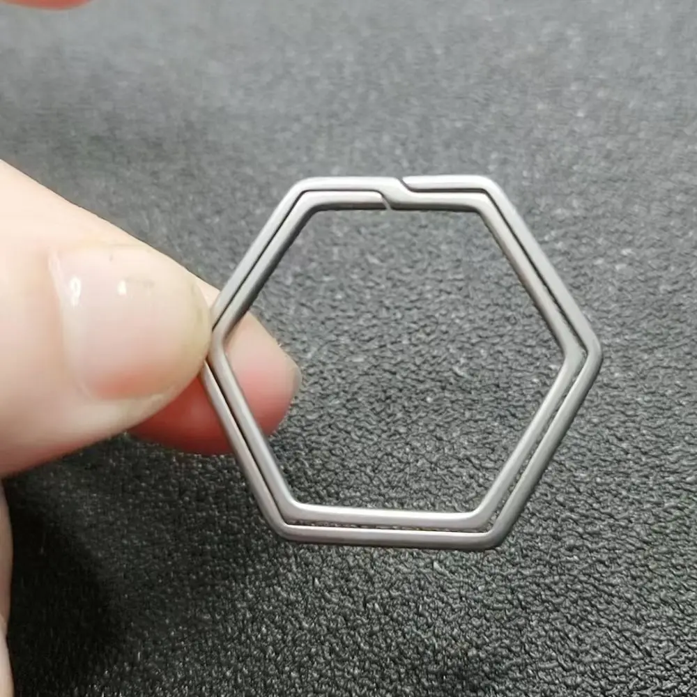 Llaveros con hebillas súper reales de alta calidad, llaveros ligeros de 23/29/34mm, llaveros de aleación de titanio, herramientas para exteriores - imagen 4