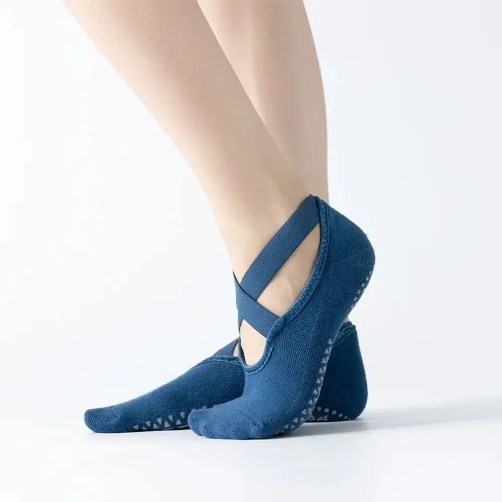 Nuevos calcetines antideslizantes de Yoga de algodón con correas, calcetines de baile de Ballet, textura de toalla, agarre de silicona, calcetines de agarre para Pilates - imagen 3