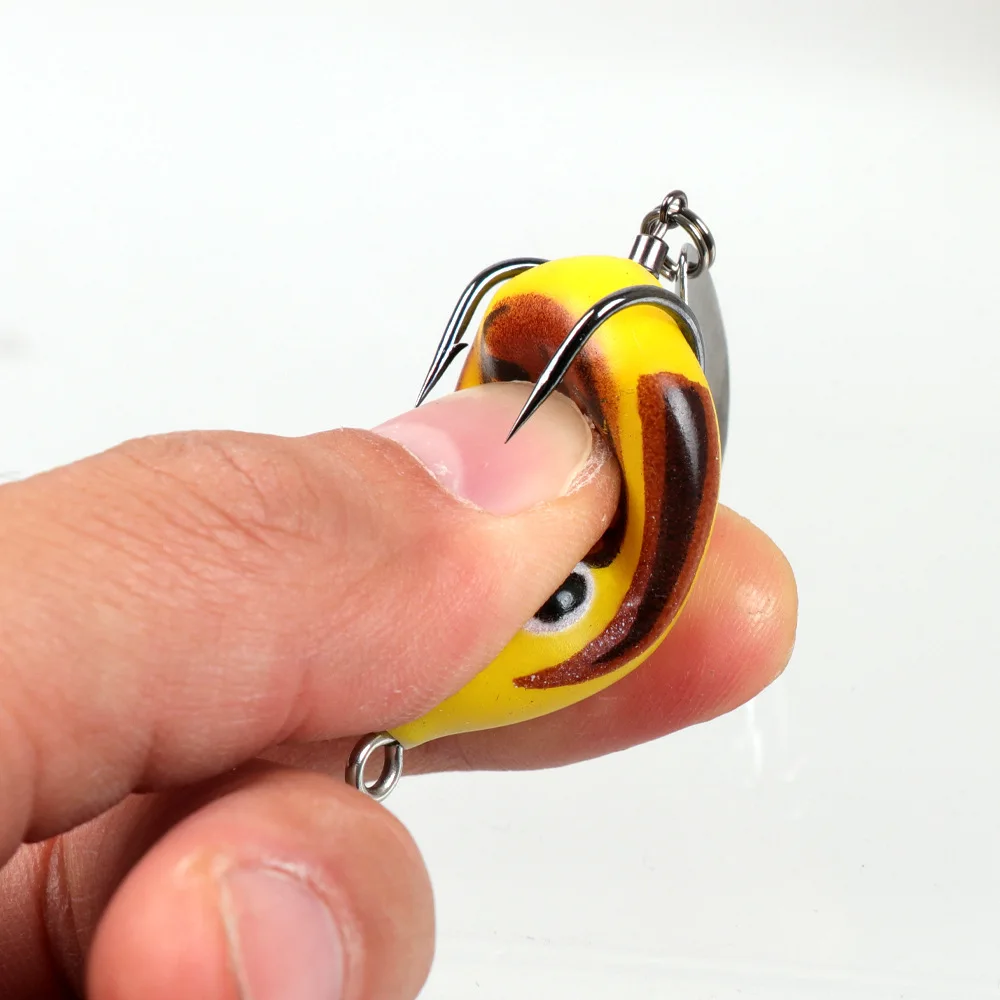 Señuelo de pesca de rana suave de 4cm/5,5g, Mini señuelo de pesca de rana suave, anzuelos dobles, cebo Artificial de rana de Rayo de agua superior - imagen 4