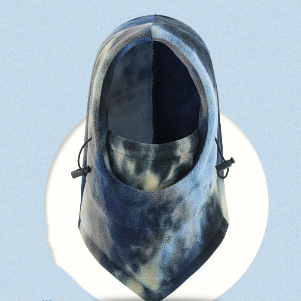 Manténgase cálido y elegante con esta vibrante cubierta de cara con capucha