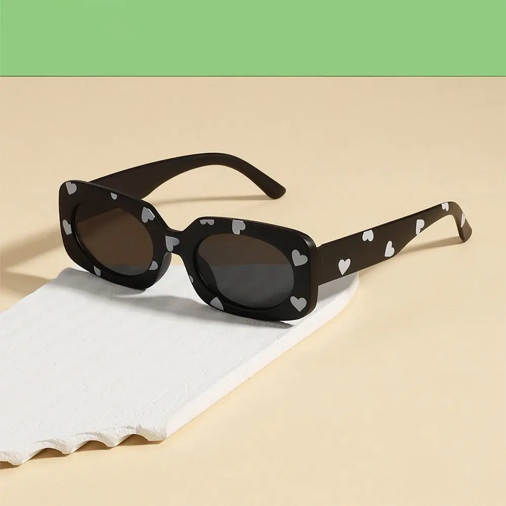 Gafas de sol para niños con estampado de corazón y protección solar a la moda UV400 de 2 a 8 años, gafas de sol rectangulares para niños - imagen 3