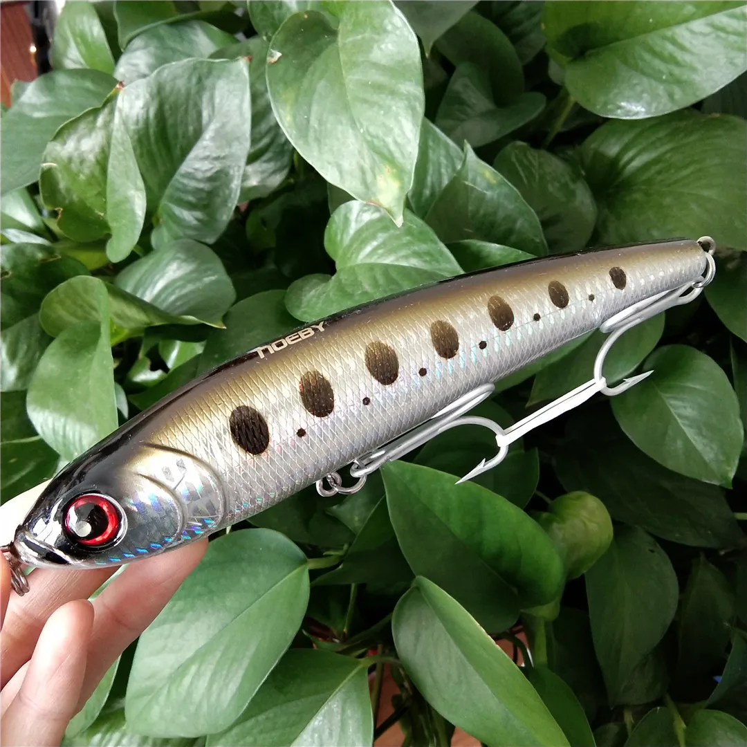 Un señuelo de pesca de alta calidad diseñado para una pesca efectiva de captura y liberación