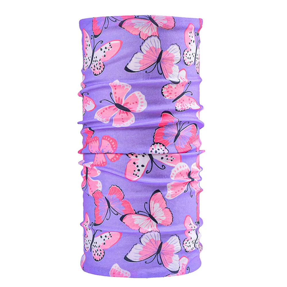 Una diadema púrpura con mariposas