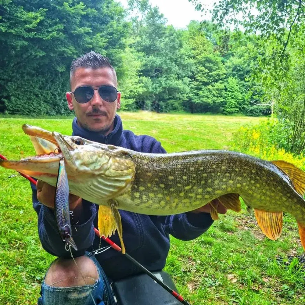 Afundando Minnow 19g flotante Jerkbait 15g señuelo de Pesca HardBait anzuelos triples Swimbait Pesca aparejos manivela Wobbler cebo Artificial - imagen 5