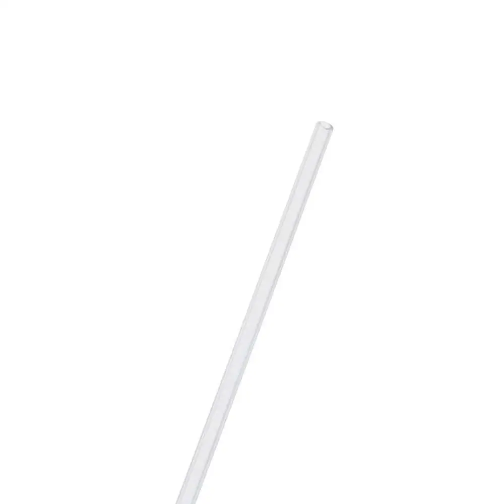 Una barra blanca minimalista elegante se encuentra contra un fondo liso