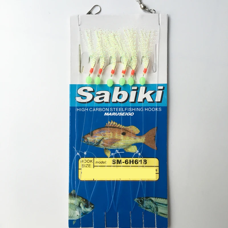 Detalle del sabiki mostrando su diseño de anzuelo cuerda falso y desgastado