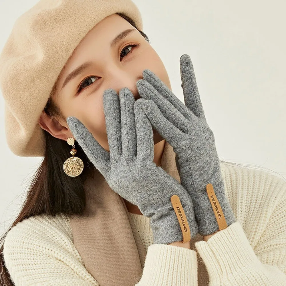 Guantes de Cachemira a la moda para mantener el calor, guantes de invierno con marca de letras a prueba de viento, guantes gruesos con pantalla táctil para mujer, guantes de invierno - imagen 5