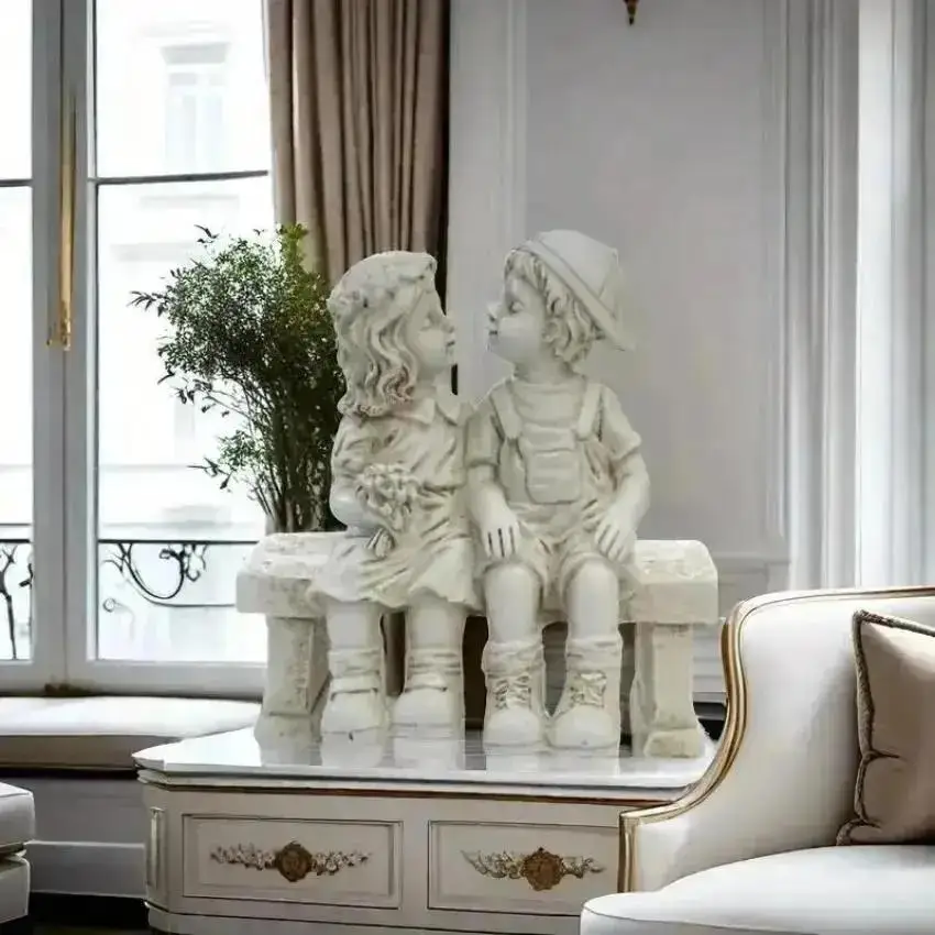 Escultura acatada para decoración de jardín, figuras decorativas de jardín de hadas para compartir un beso en el banco, decoración para el salón - imagen 4